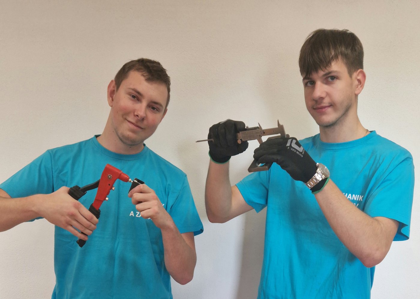 Mechanik strojov a zariadení / mechanička strojov a zariadení — žiaci v praxi