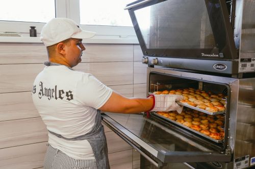 cukrár, kuchár (aj cukrár) 3.jpg